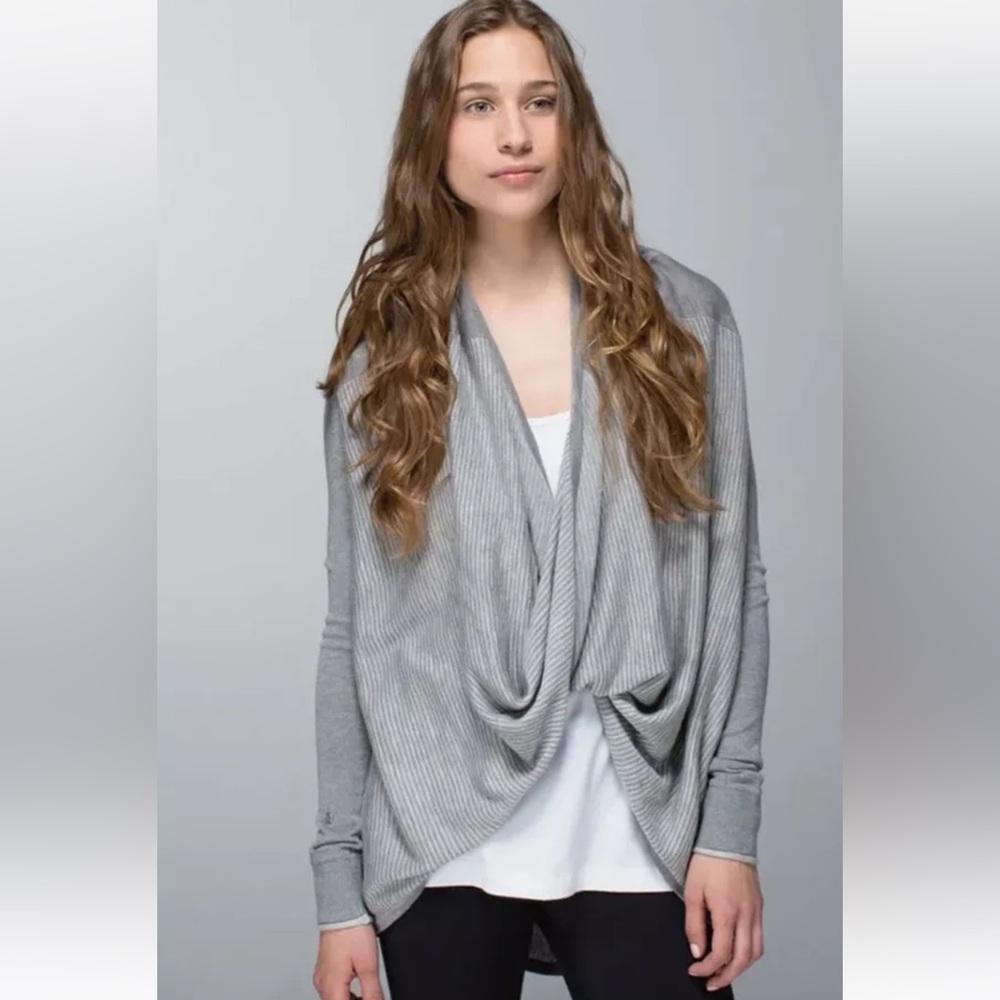 Lululemon Iconic Sweater Wrap Shirt Open Front Athleisure Knit Long Sleeve Sz 4